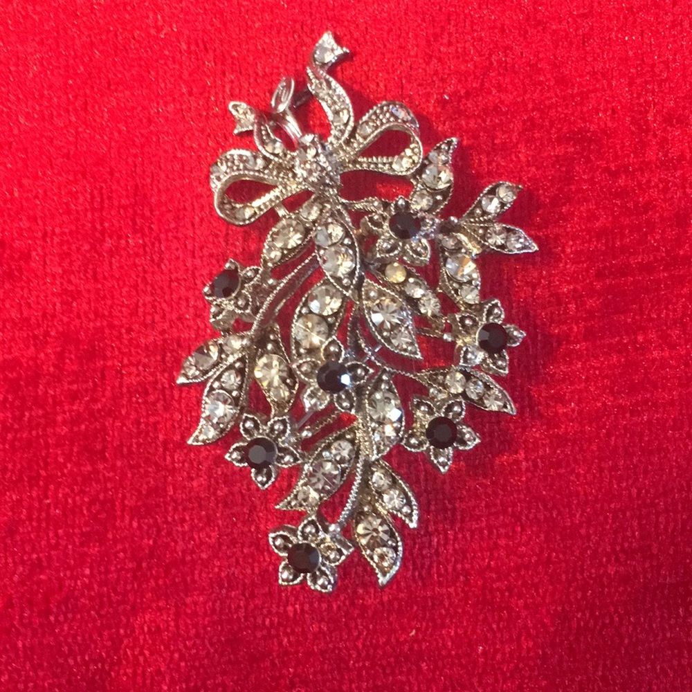 Brooch